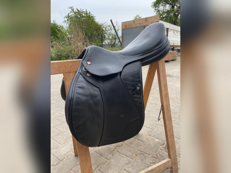 Prestige Springsattel Modell „Paris“ – 18 Zoll, KW 32, schwarz