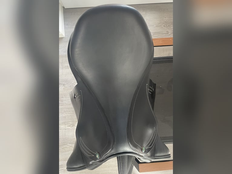 Prestige Springsattel Roma Jump 17 Zoll