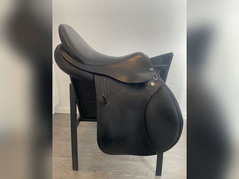 Prestige Springsattel Roma Jump 17 Zoll