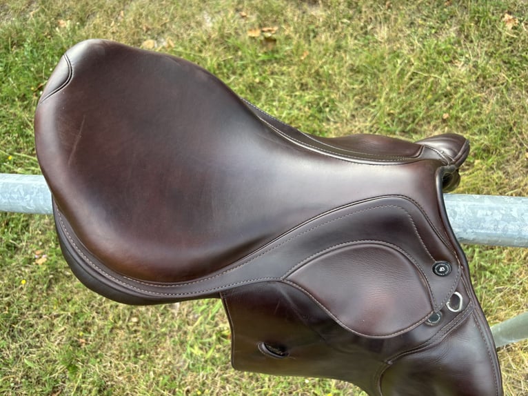 Prestige Springsattel Rubino 17“
