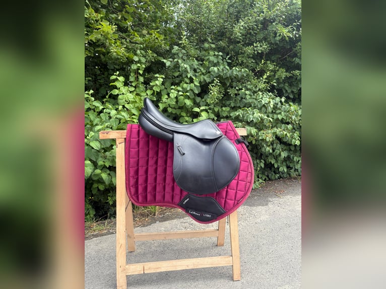 Prestige Springsattel Skyward schwarz 15/33 pony