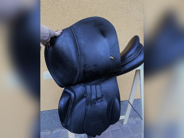 Prestige Versailles Springsattel 17 Zoll schwarz