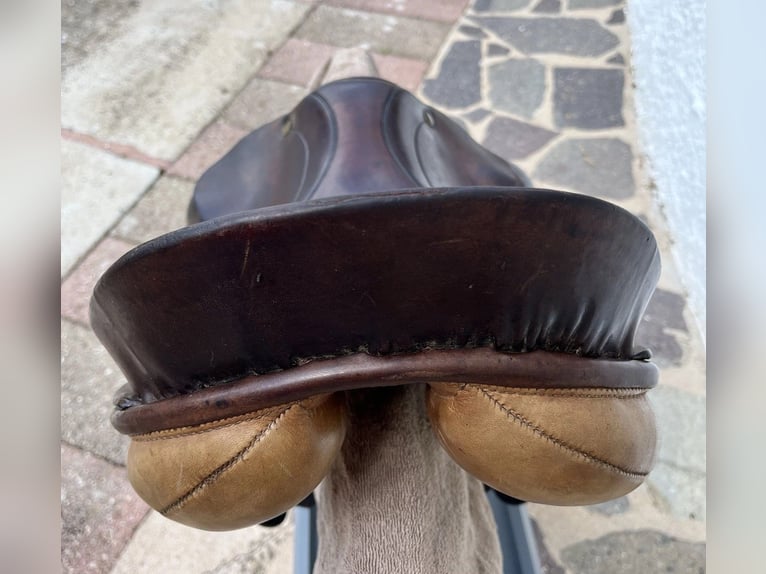 Sattel Appaloosa Venezia englischer Springreiter und komplett 17,5