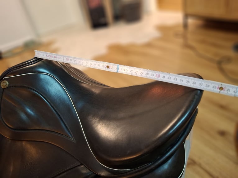 Sommer Diplomat 16,5" kurz Pony schwarz weiß 