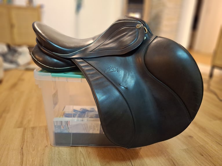 Sommer Diplomat 16,5" kurz Pony schwarz weiß 