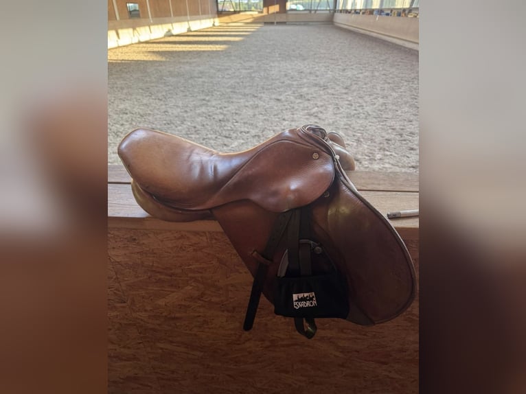 Springsattel 17,5 Zoll Cognac