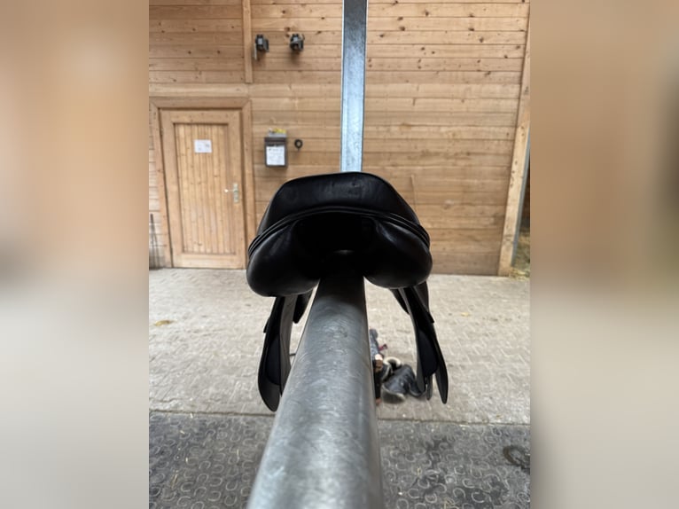 Springsattel Amerigo Vega 17 Zoll