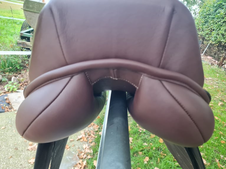 Springsattel Braun Neu 18 Zoll springpferd reiten
