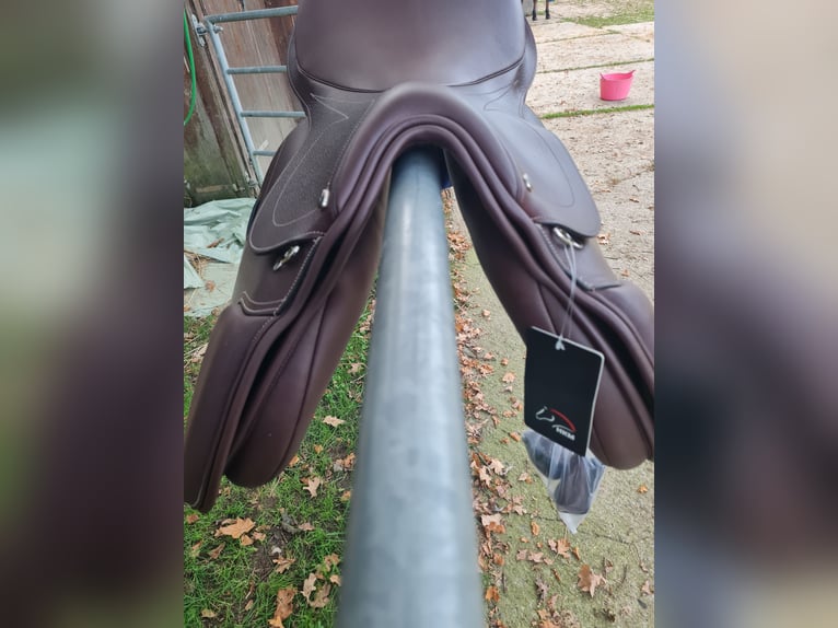 Springsattel Braun Neu 18 Zoll springpferd reiten