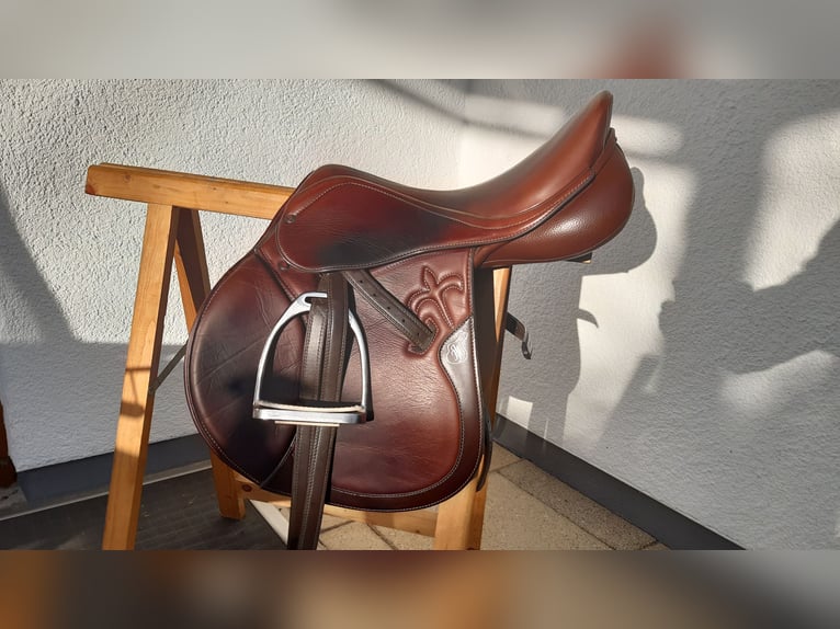 Springsattel braun von JH Reitsport