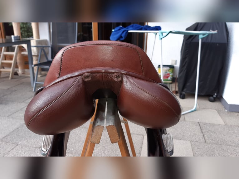 Springsattel braun von JH Reitsport