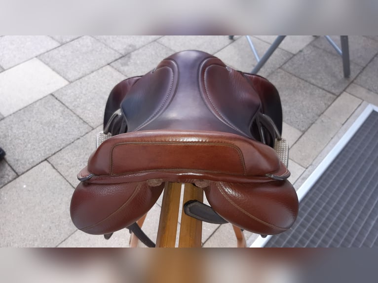 Springsattel braun von JH Reitsport