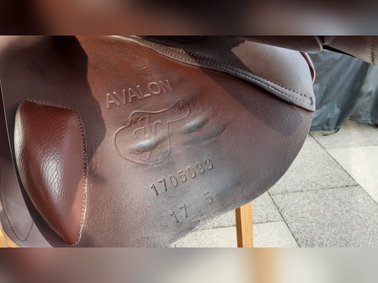 Springsattel braun von JH Reitsport