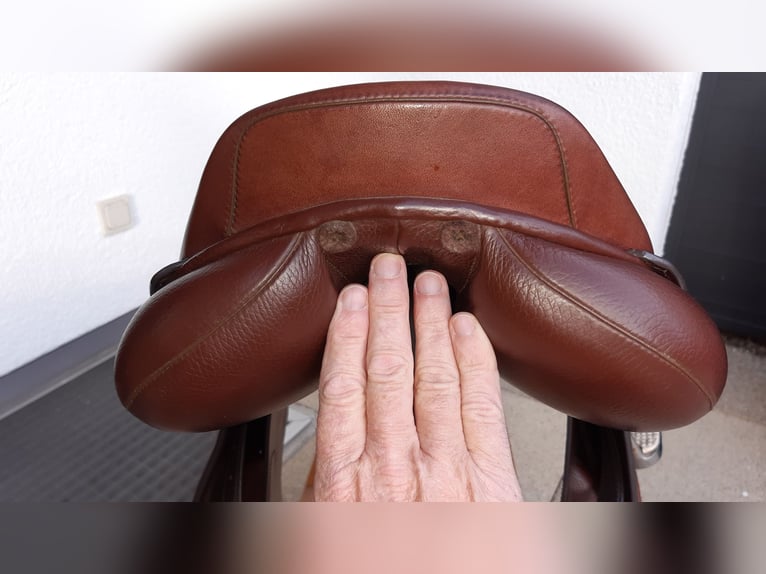 Springsattel braun von JH Reitsport