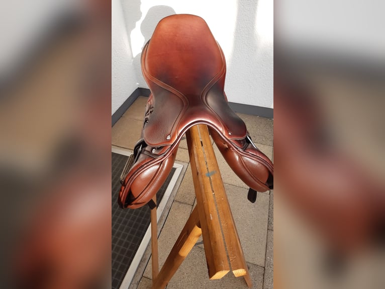 Springsattel braun von JH Reitsport