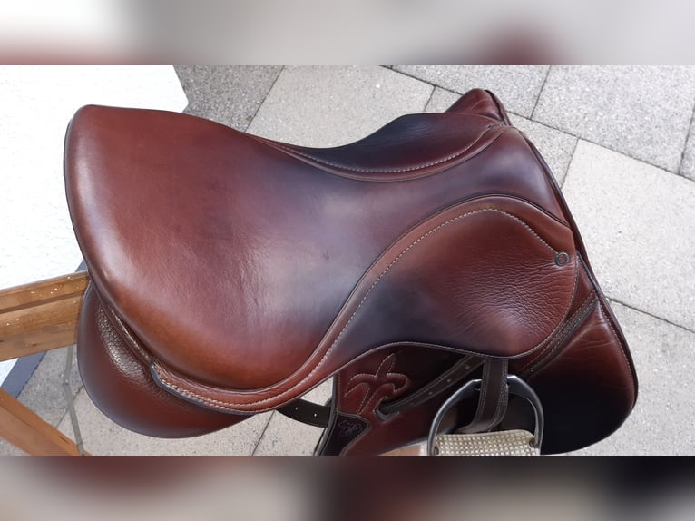 Springsattel braun von JH Reitsport