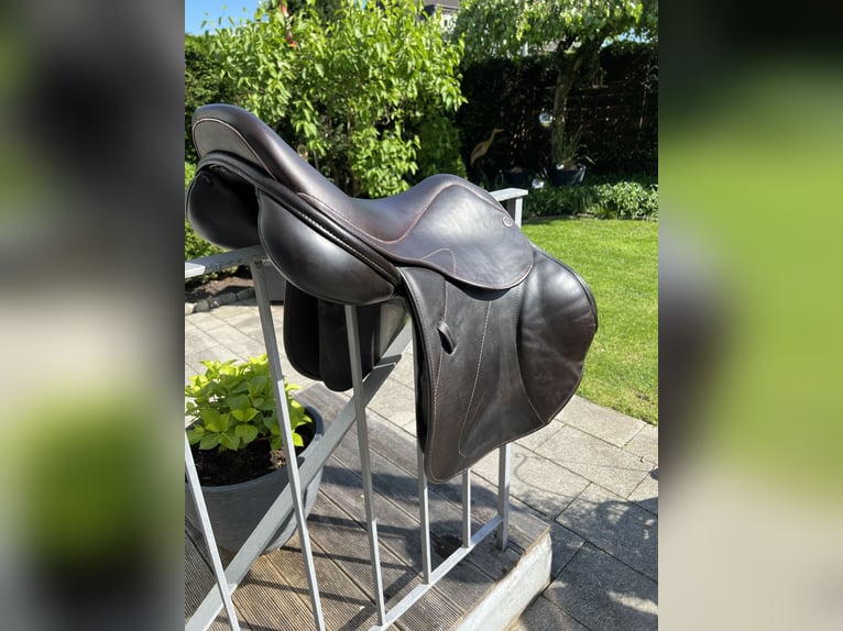 Springsattel Dresch Dubai Jump 17 Zoll, braun