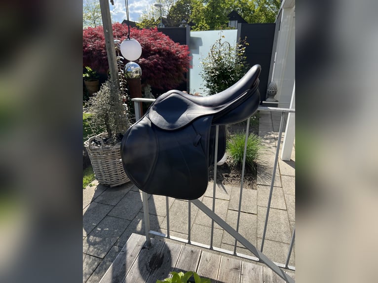 Springsattel Dresch Dubai Jump 17 Zoll, braun