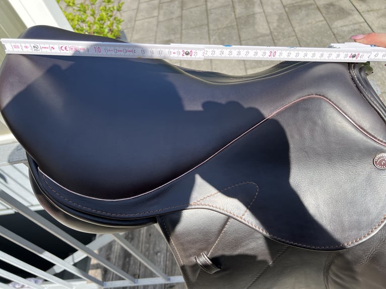Springsattel Dresch Dubai Jump 17 Zoll, braun