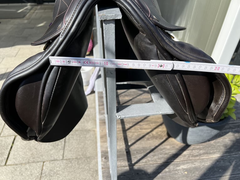 Springsattel Dresch Dubai Jump 17 Zoll, braun