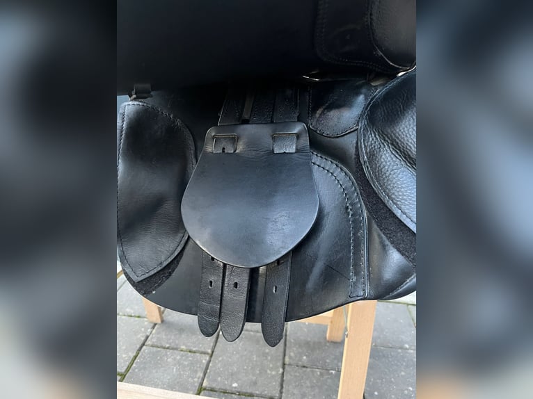 Springsattel HKM by Jorge Canaves