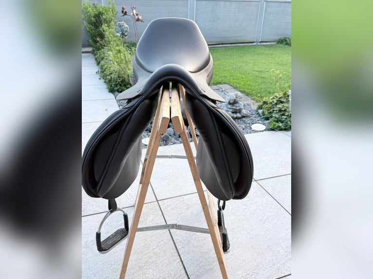 Springsattel Ikonic Classic Line 17“ dunkelbraun neuwertig