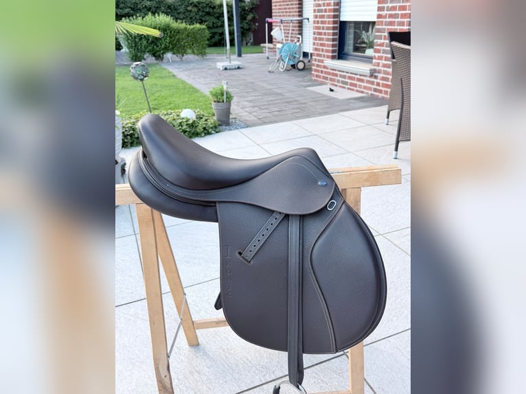 Springsattel Ikonic Classic Line 17“ dunkelbraun neuwertig