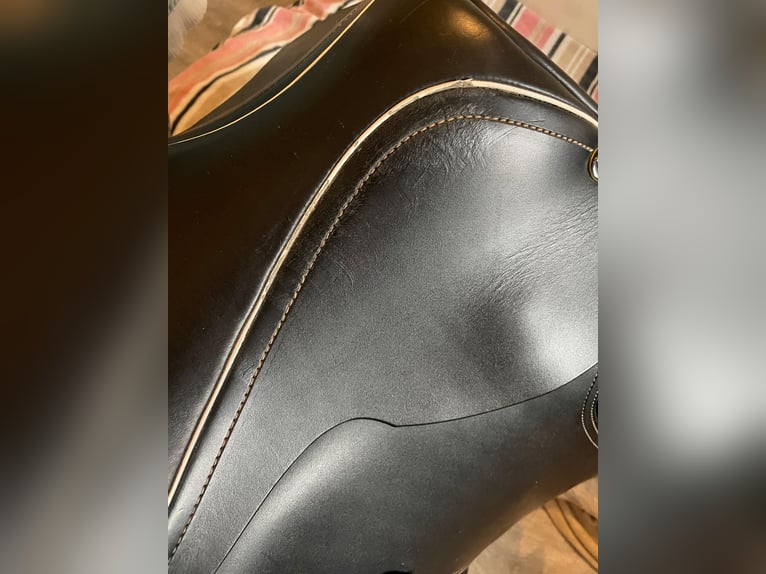 Springsattel „Jantar“ – Exclusive Version – 17,5"