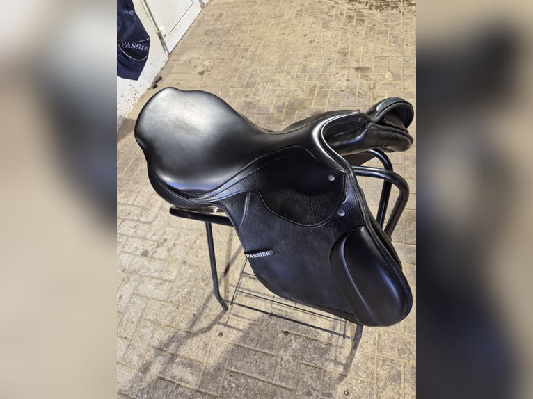 Springsattel Passier Arktur schwarz 17.5