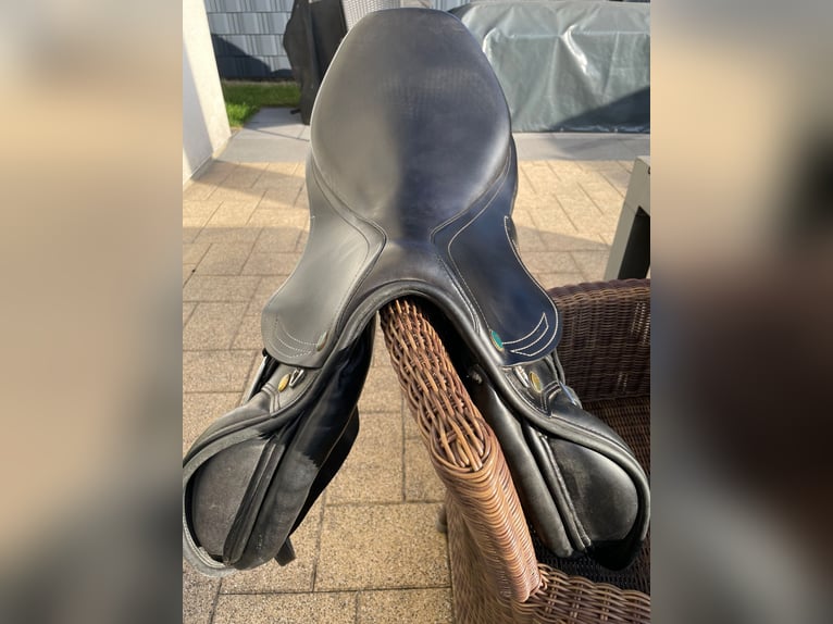 Springsattel Prestige Roma Jump New 17/33