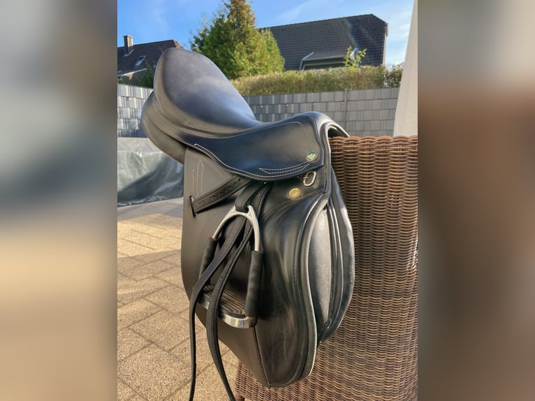 Springsattel Prestige Roma Jump New 17/33