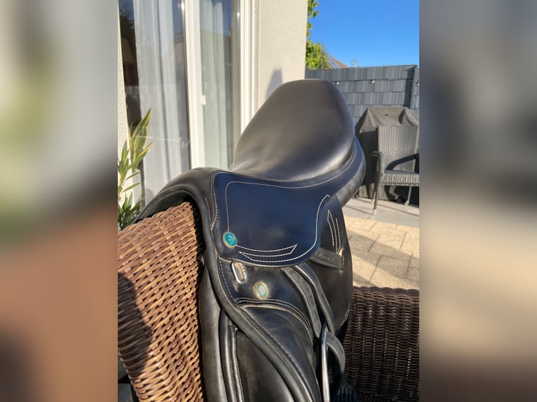 Springsattel Prestige Roma Jump New 17/33