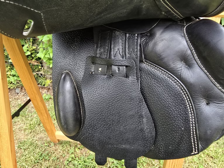 Springsattel Prestige Versailles 17 33 Sattel Schwarz