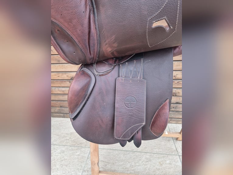 Springsattel Tech 1 by Erreplus, 17 Zoll