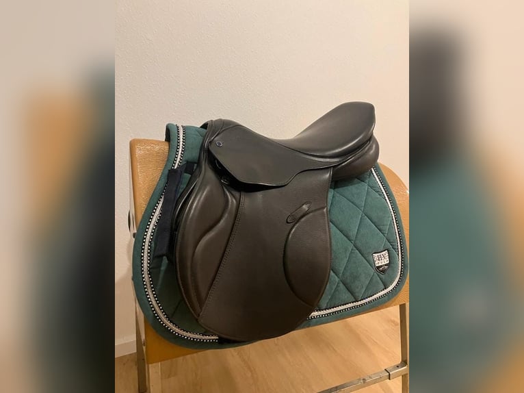 Stübben Edelweiss Springsattel – 17,5 Zoll – neuwertig