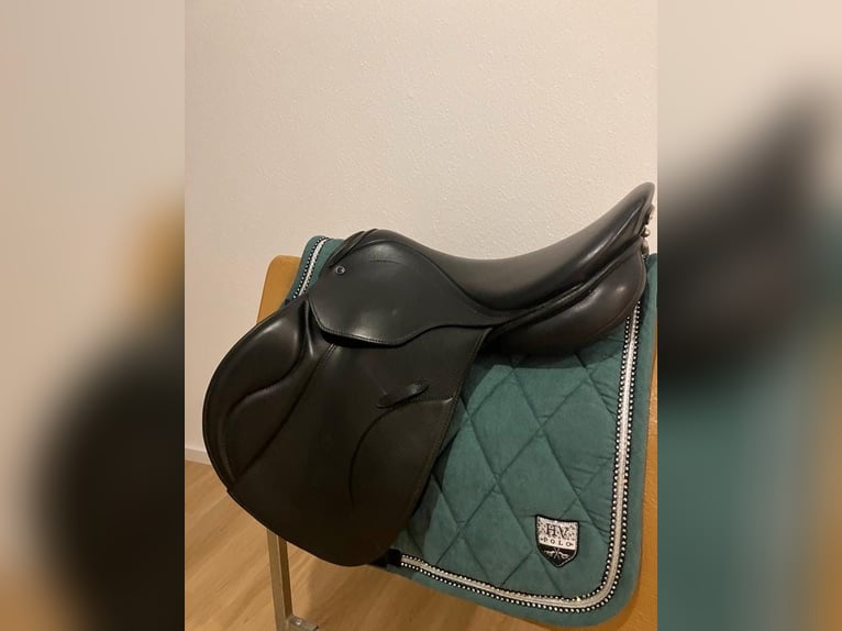 Stübben Edelweiss Springsattel – 17,5 Zoll – neuwertig