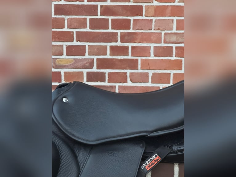 Stübben REV Sattel 17,5” – Dressur + Springen
