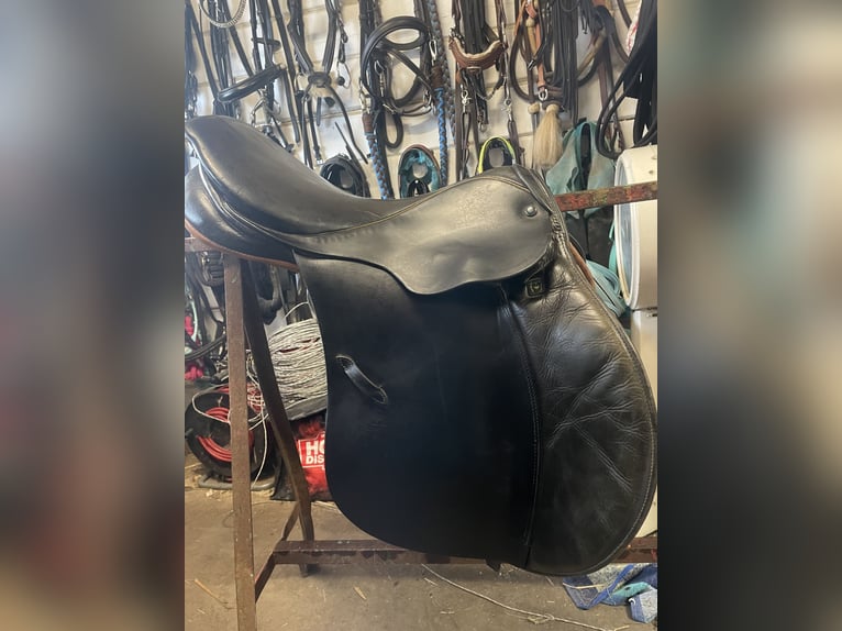 Stübben Springsattel 17,5