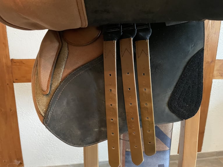 Tekna Springsattel 17,5