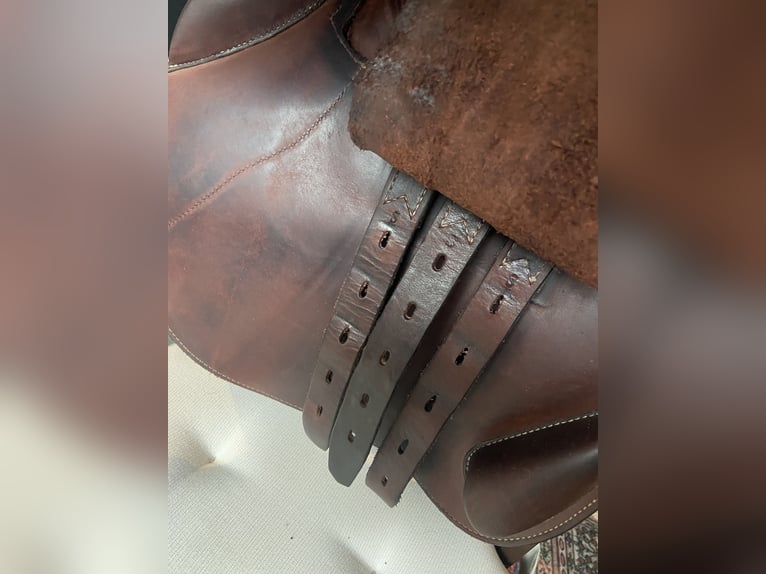 TOP Springsattel JF dunkelbraun 18 Zoll, NUR 2 Jahre alt