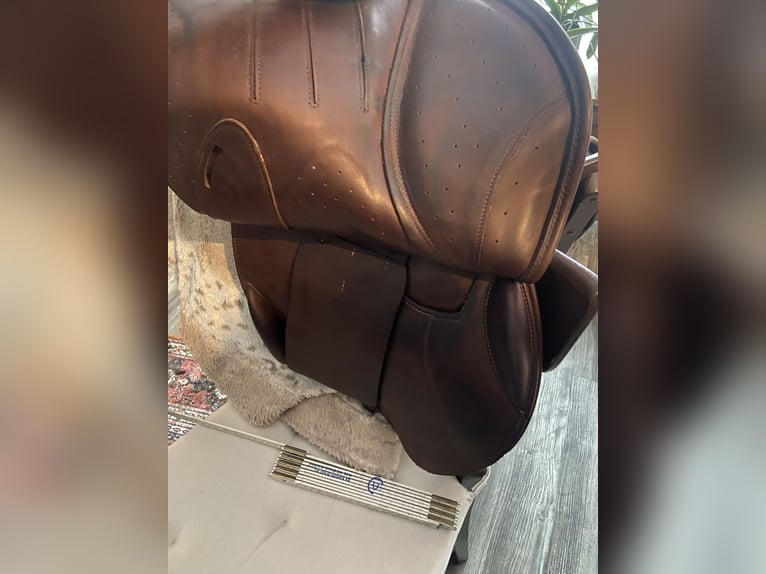 TOP Springsattel JF dunkelbraun 18 Zoll, NUR 2 Jahre alt