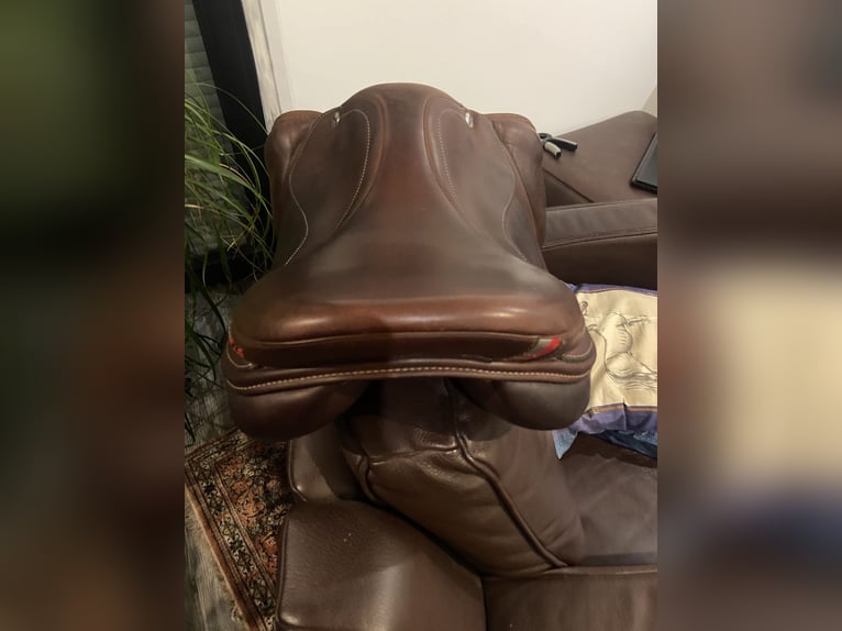 TOP Springsattel JF dunkelbraun 18 Zoll, NUR 2 Jahre alt