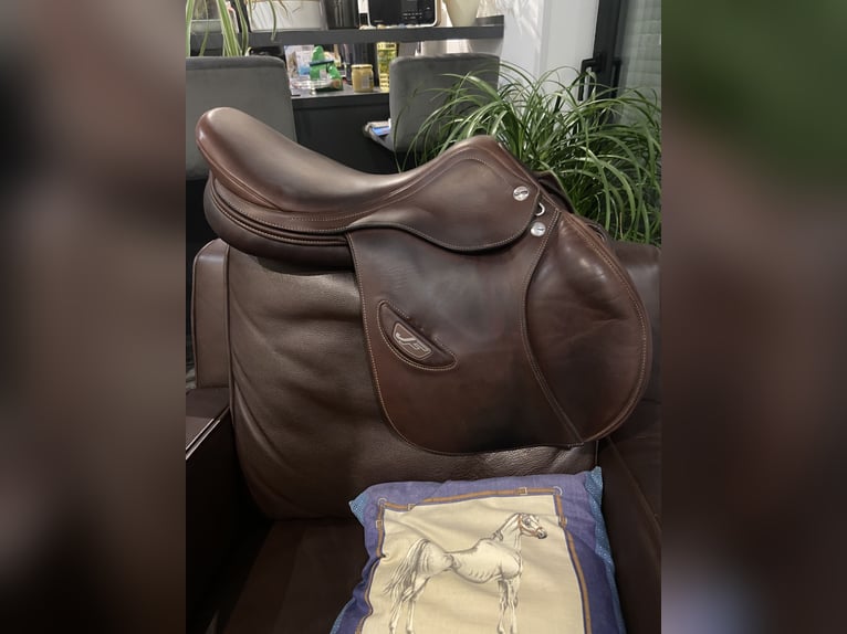 TOP Springsattel JF dunkelbraun 18 Zoll, NUR 2 Jahre alt