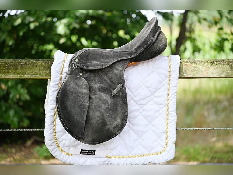 UBO Springsattel - Wildleder, Dornschließe, S-Gurt, Springsattel