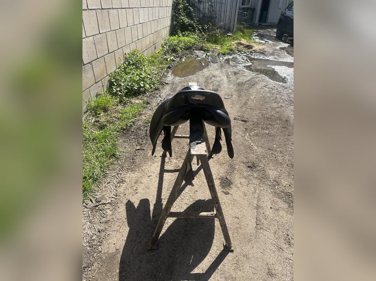 Verkaufe Neuwertiger Springsattel der Marke Tekna