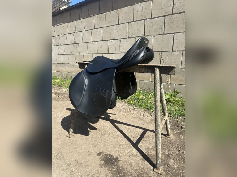 Verkaufe Neuwertiger Springsattel der Marke Tekna