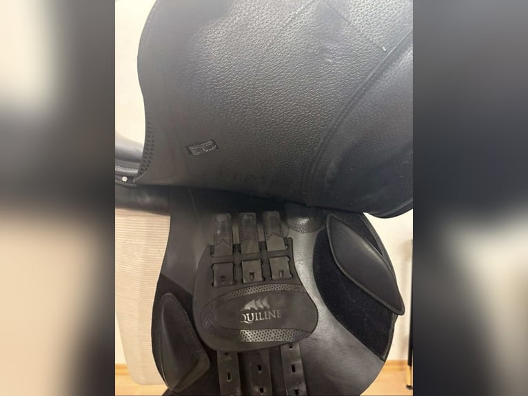 Verkaufe Springsattel der Marke Equiline