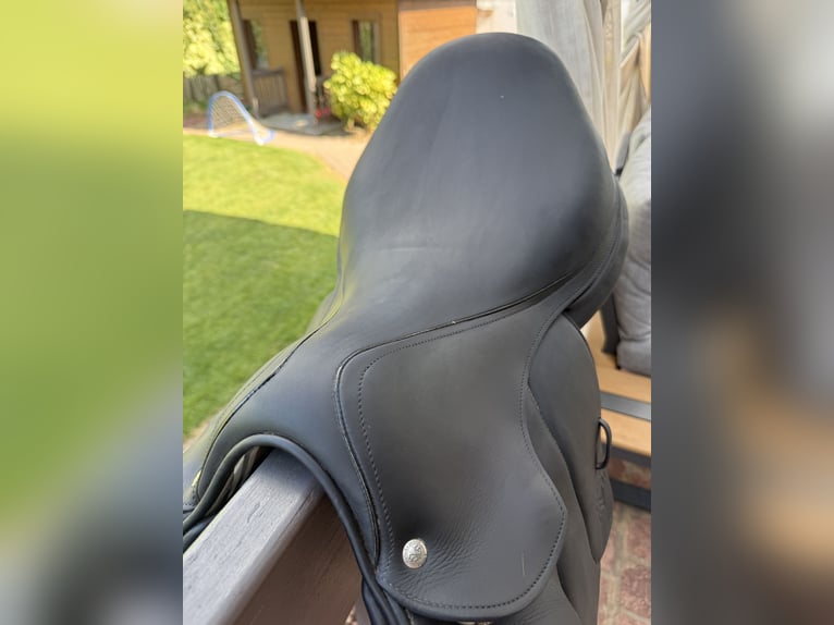 Voltaire Springsattel Stuttgart 18Zoll wie Neu schwarz