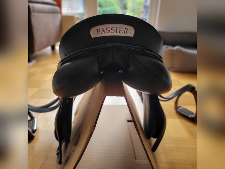 Wenig gebrauchter Springsattel von Passier