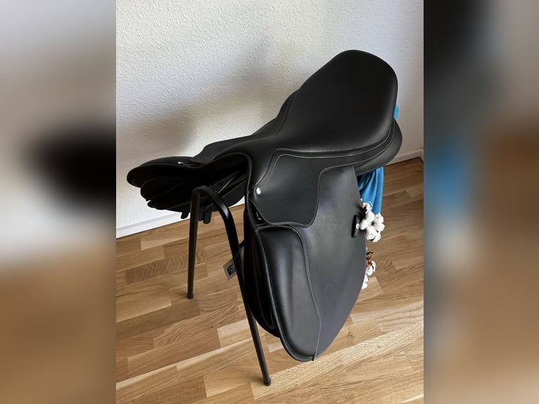 Wintec Springsattel 17,5 Zoll – Neu!
